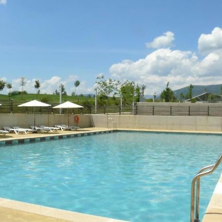 Precioso Apartamento Campo Golf Huesca Bagian luar foto